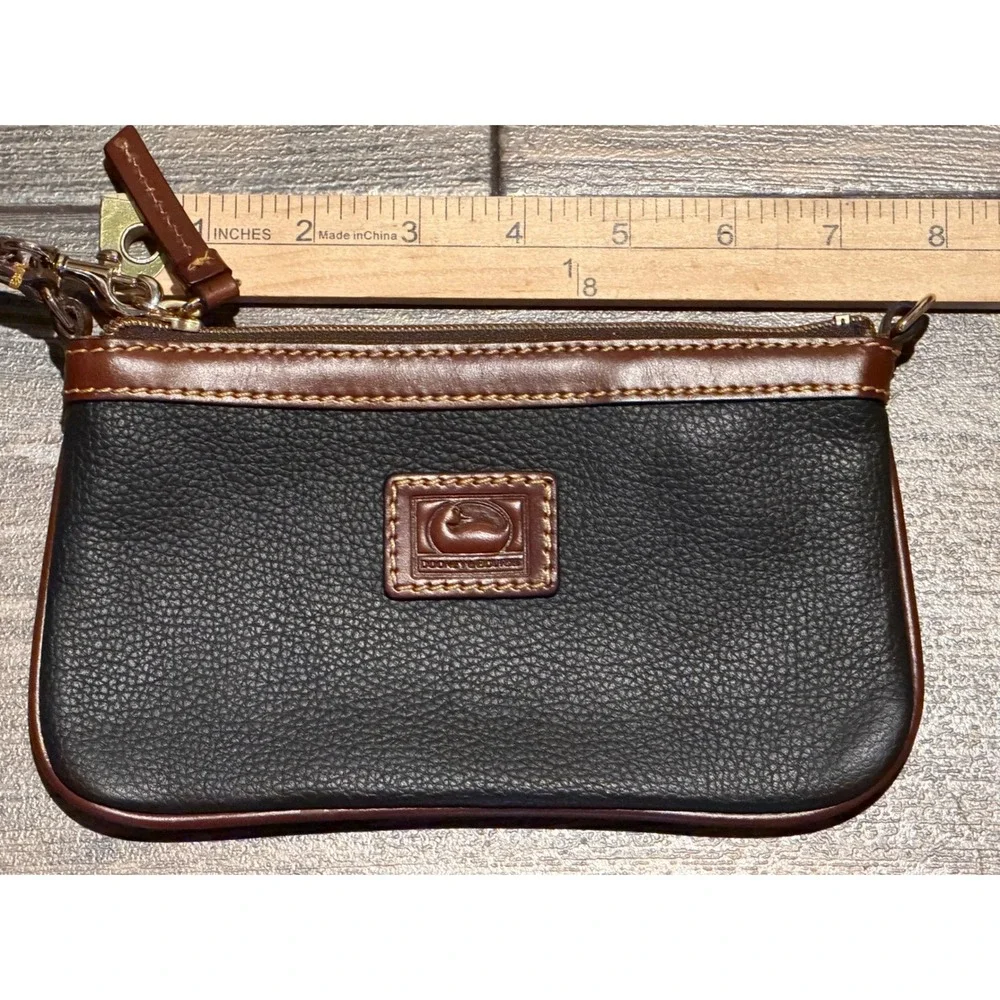 Dooney & Bourke Black Pebbled Leather Wristlet Clutch Brown Trim Purse Slim